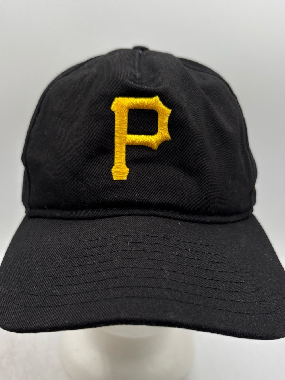 Pittsburgh Pirates MLB New Era Black Embroidered Logo SnapBack Hat OSFM